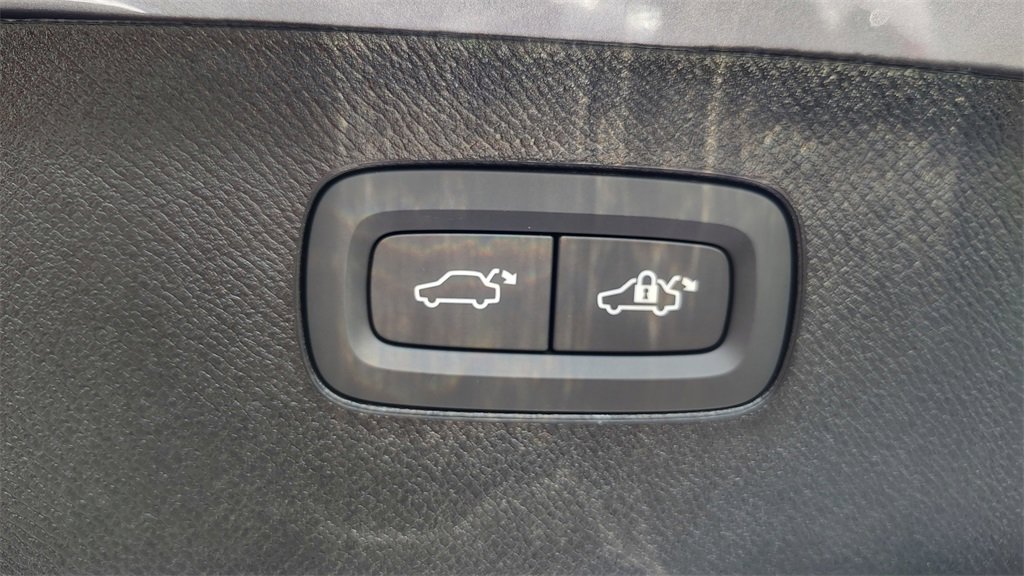 New 2026 Volvo XC90 B6 Plus image 33