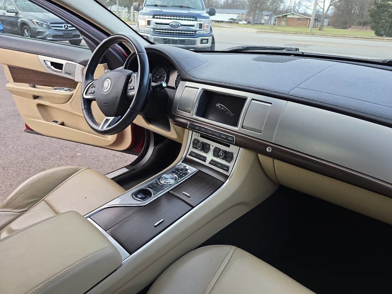 Used 2013 Jaguar XF 3.0 image 15