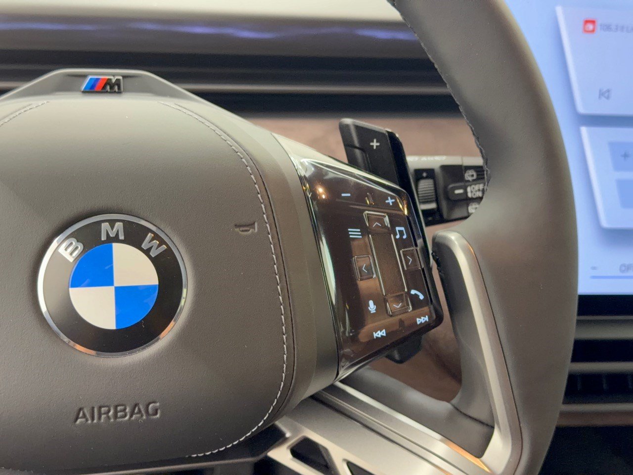 New 2027 BMW X5 xDrive40i w/ M Sport Professional Package AWD/4WD image 19