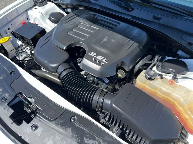 Used 2022 Dodge Charger SXT w/ Leather Interior Group image 9