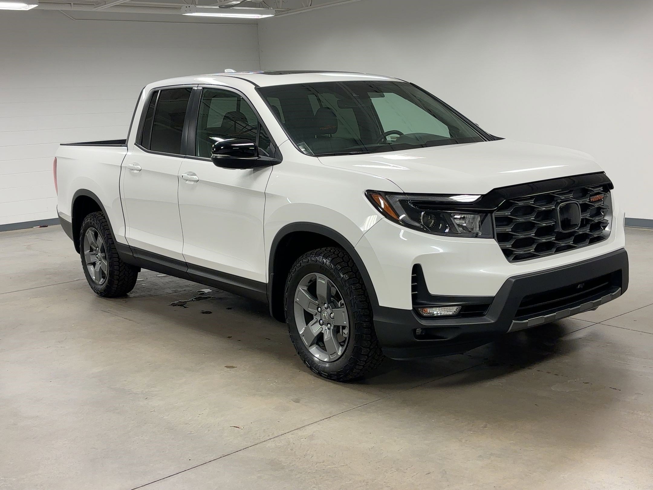 Used 2025 Honda Ridgeline TrailSport image 6