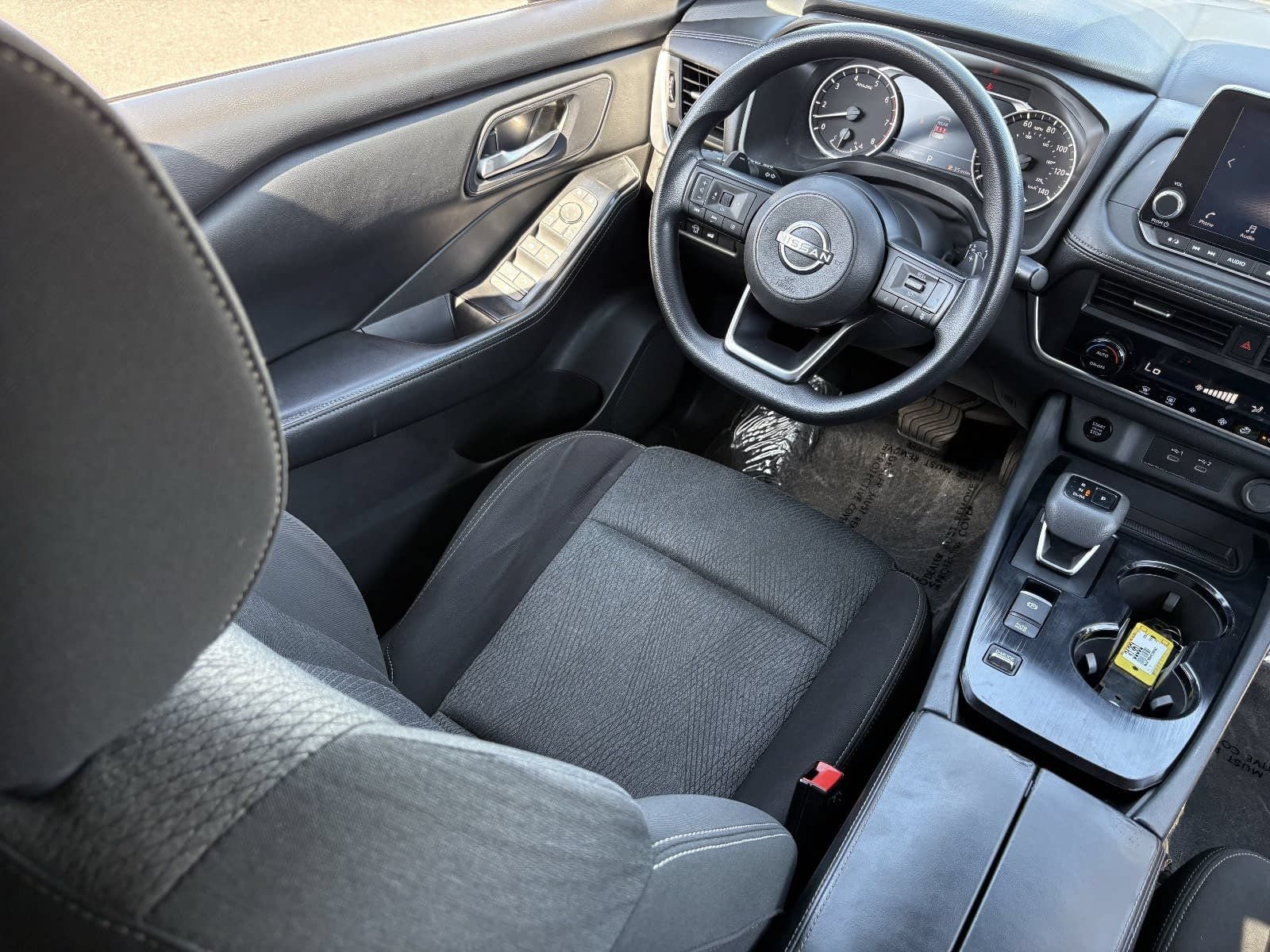 Used 2024 Nissan Rogue SV FWD image 18