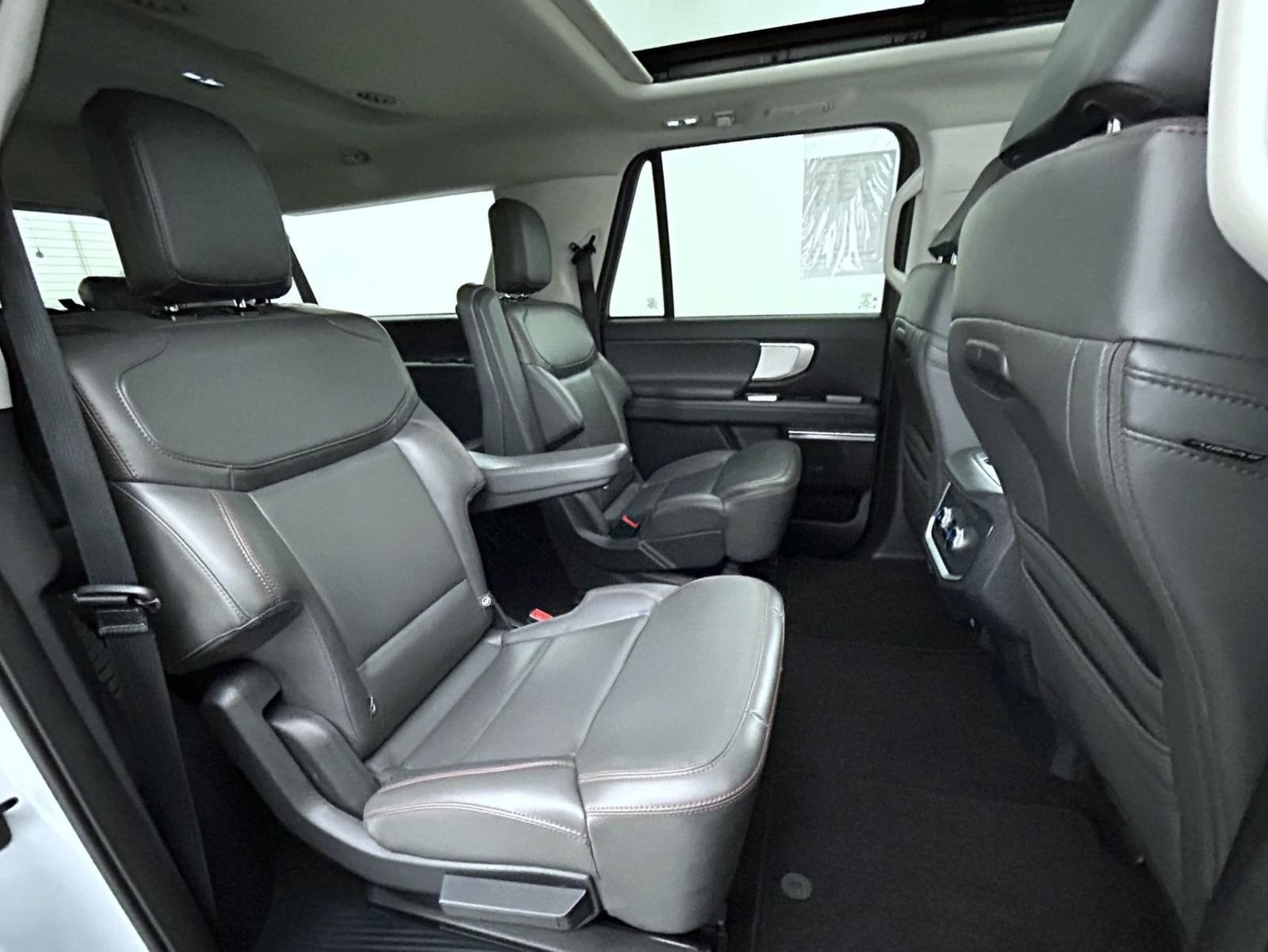 Used 2025 Ford Expedition Max Active AWD/4WD image 19