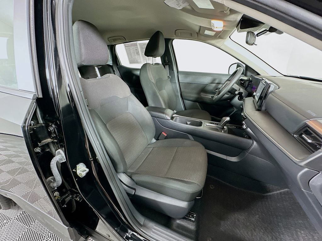 Certified 2025 Nissan Kicks S image 34