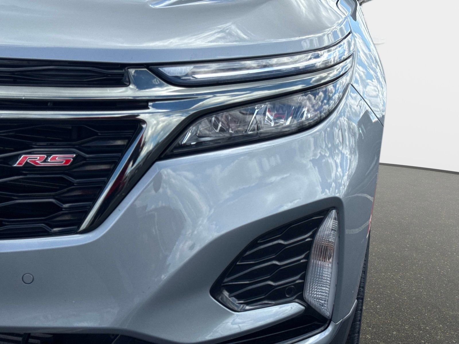 Used 2023 Chevrolet Equinox RS w/ RS Leather Package image 9