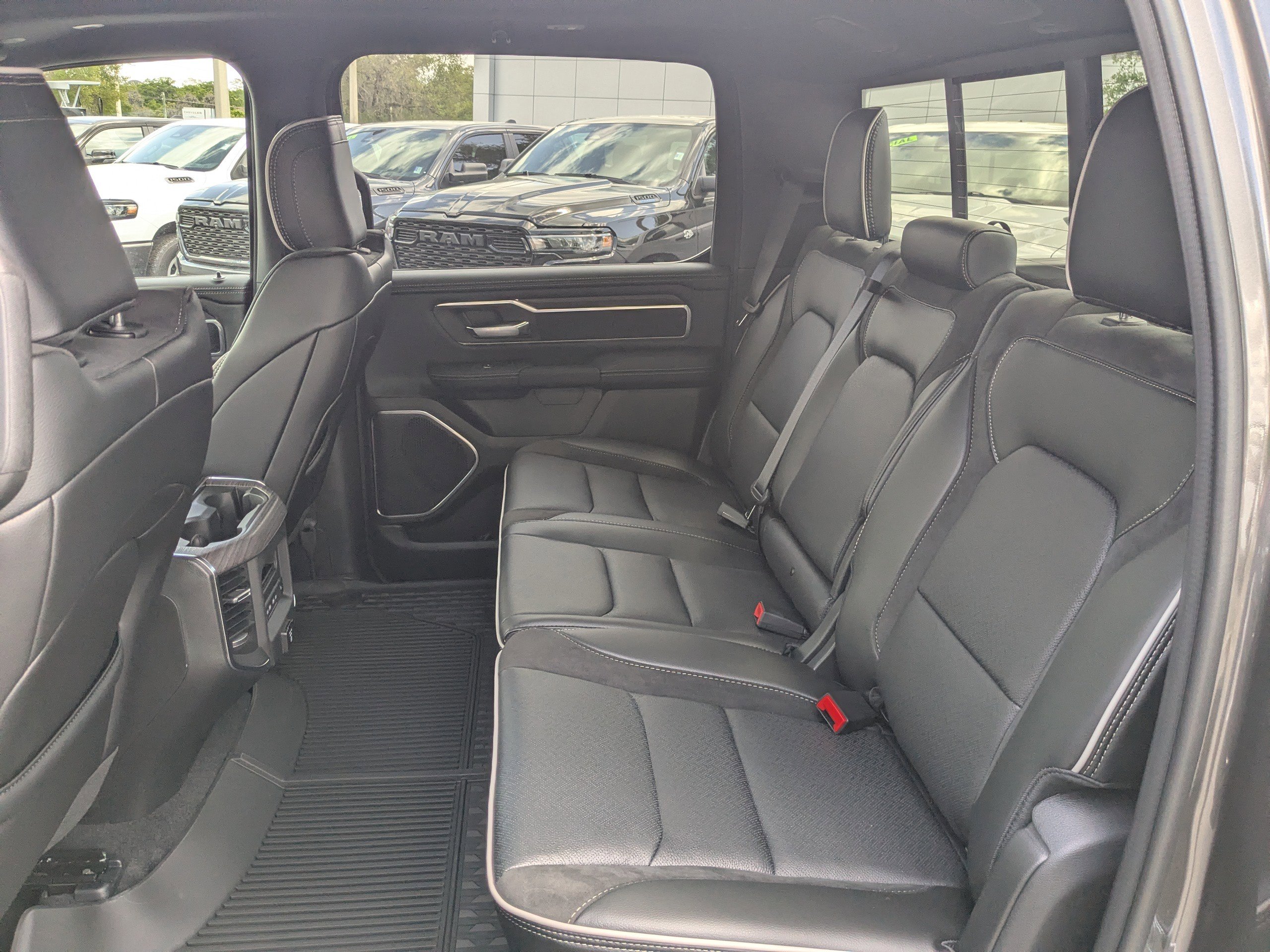 New 2026 RAM 1500 Laramie AWD/4WD image 13