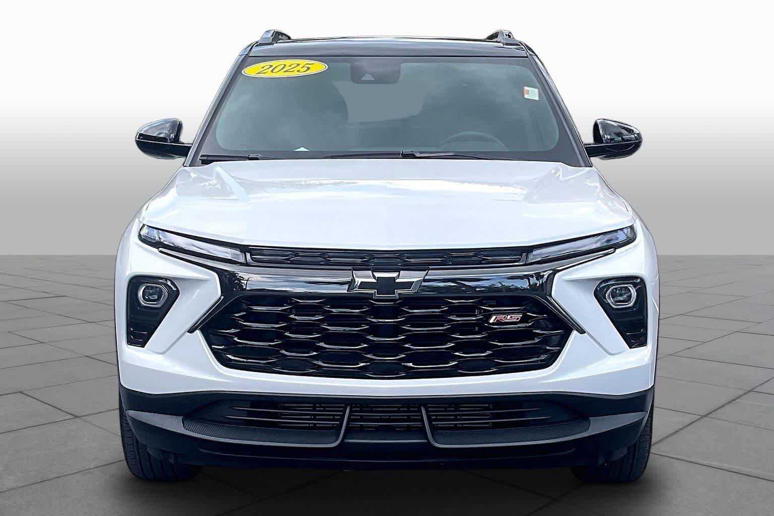 Used 2025 Chevrolet TrailBlazer RS w/ Convenience Package FWD image 4