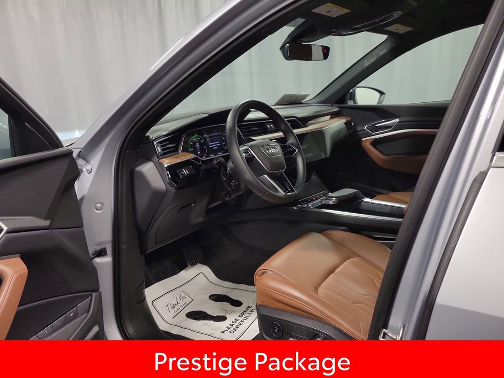 Used 2022 Audi e-tron Prestige w/ Prestige Package image 12