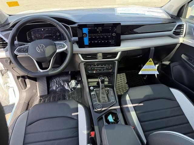 New 2025 Volkswagen Taos SEL image 15