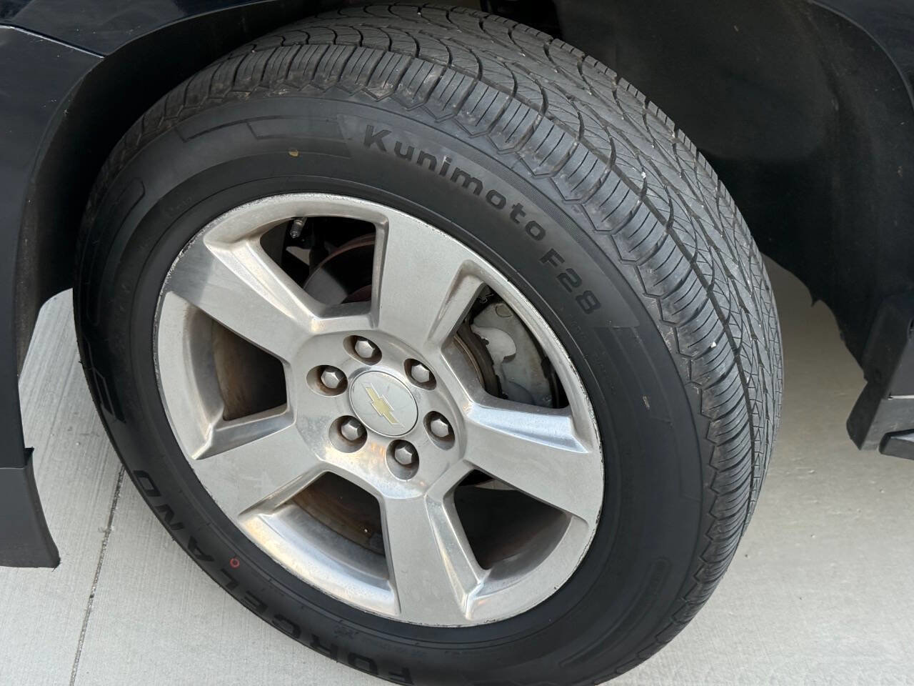 Used 2016 Chevrolet Suburban LS RWD image 9