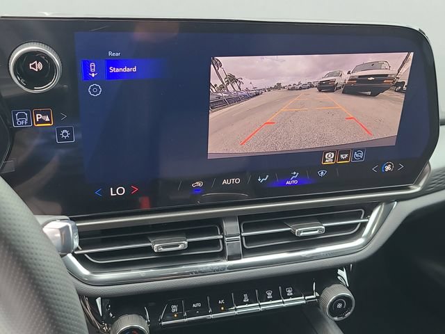 New 2026 Chevrolet Equinox EV LT w/ LPO, Blackout Package FWD image 32