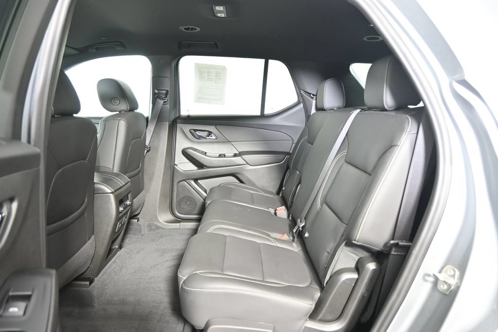 Used 2023 Chevrolet Traverse LT w/ LT Premium Package AWD/4WD image 17