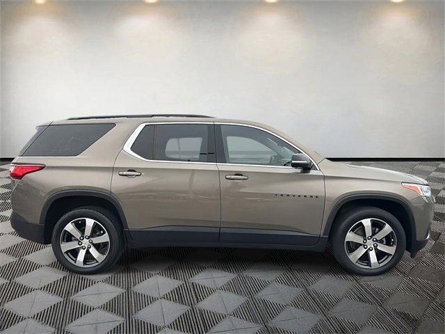 Used 2020 Chevrolet Traverse LT w/ LT Premium Package image 4