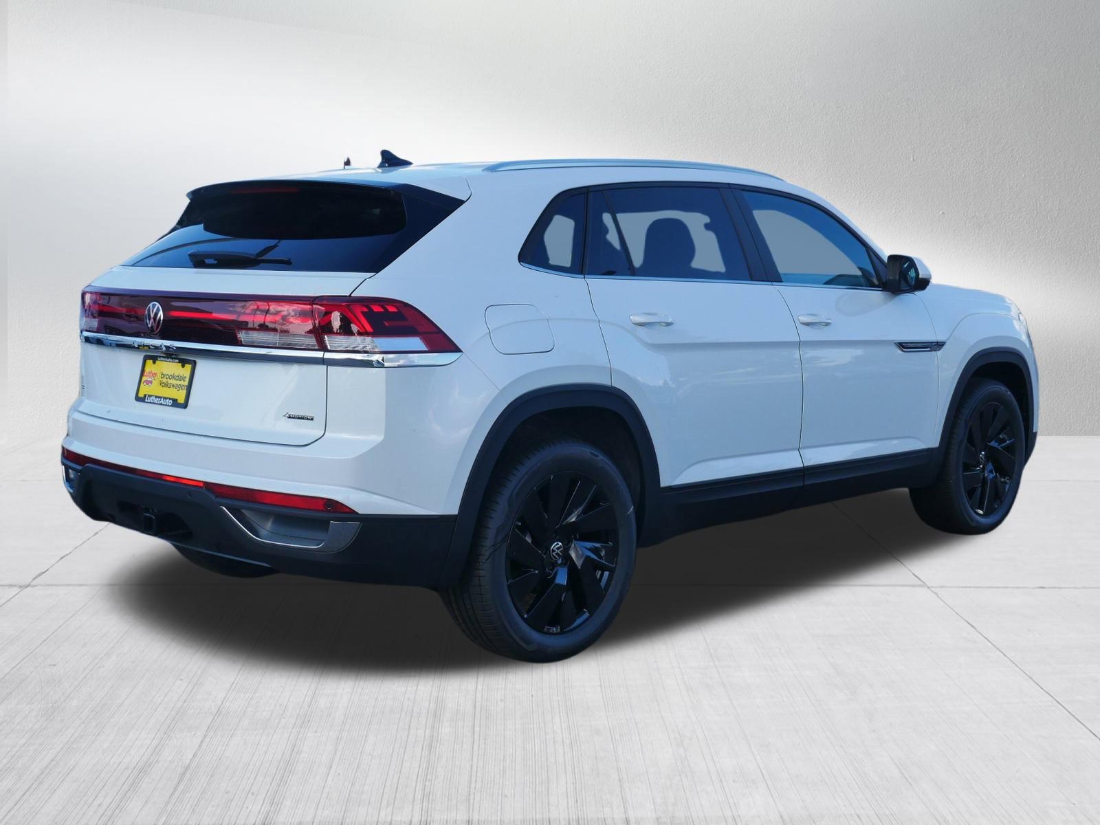 New 2026 Volkswagen Atlas Cross Sport SE image 3