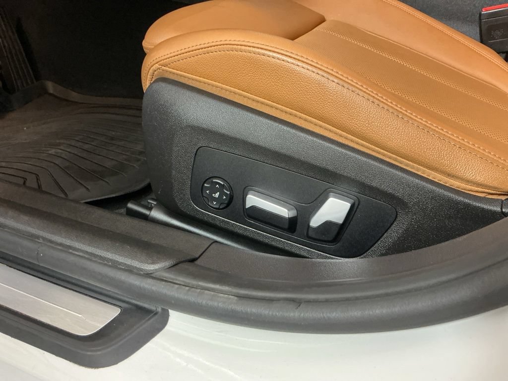 Certified 2023 BMW 330i Sedan w/ Driving Assistance Package RWD image 20