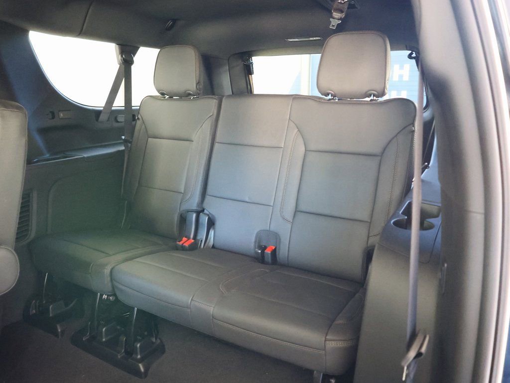 New 2025 Chevrolet Suburban High Country image 31