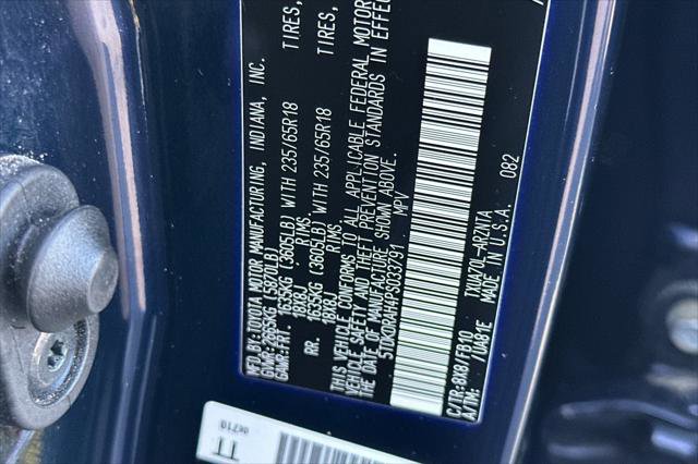 Certified 2023 Toyota Highlander L image 35