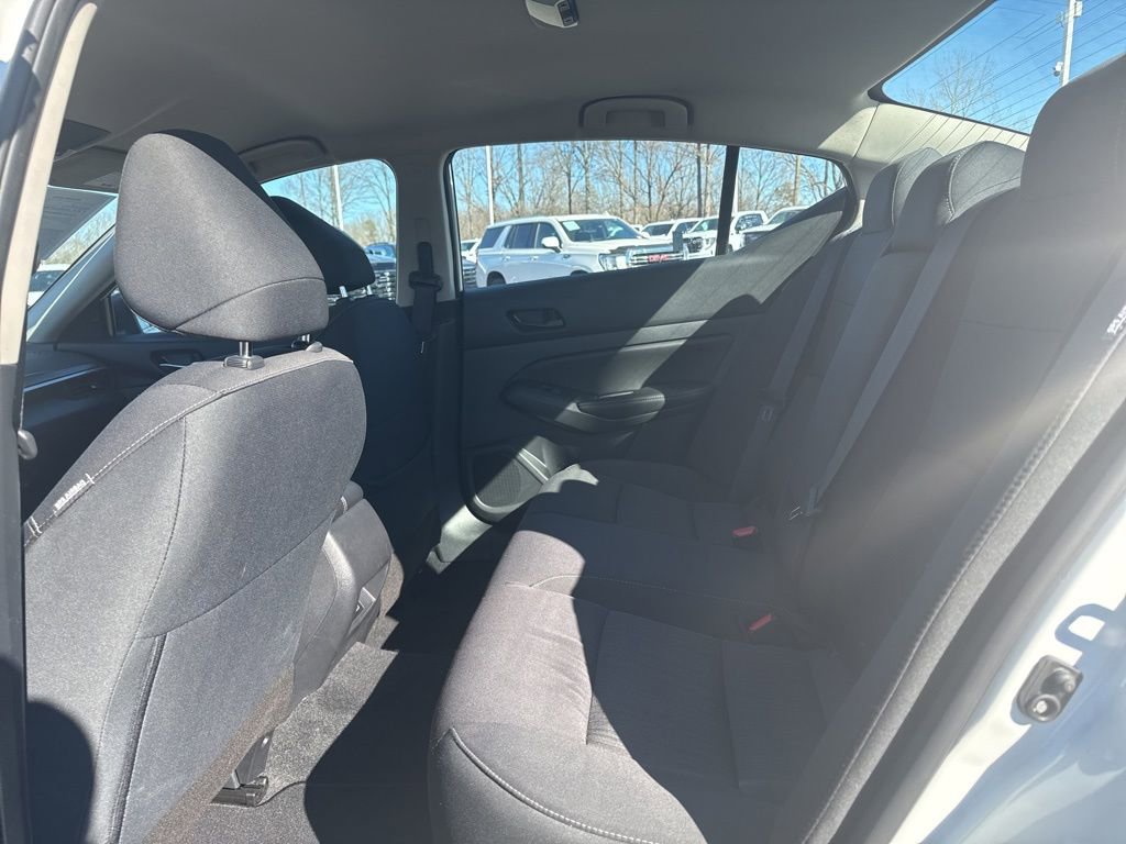 Used 2025 Nissan Altima 2.5 SV image 12