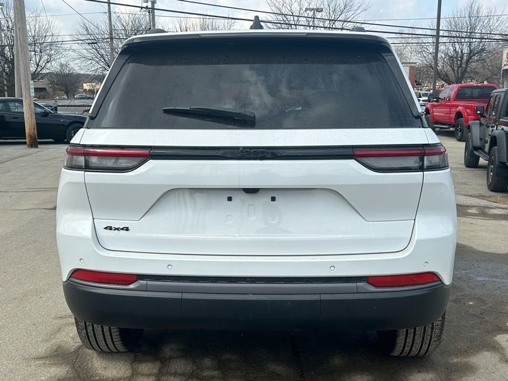 New 2026 Jeep Grand Cherokee Limited w/ Limited Altitude Package AWD/4WD image 7