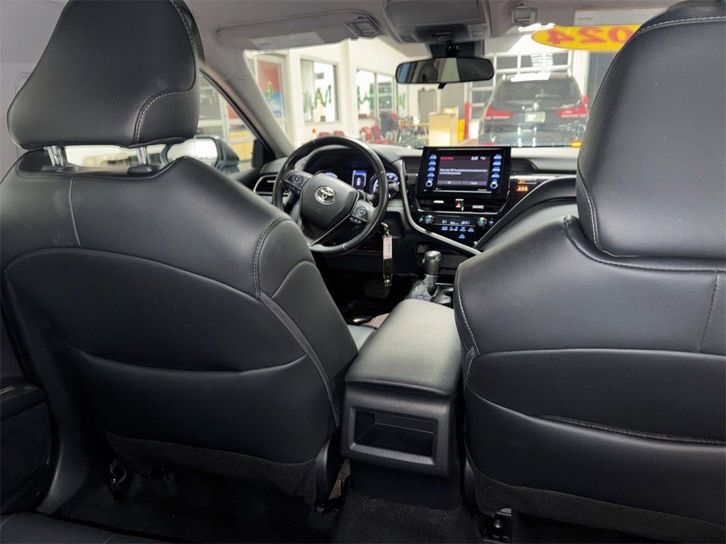 Used 2024 Toyota Camry SE image 21