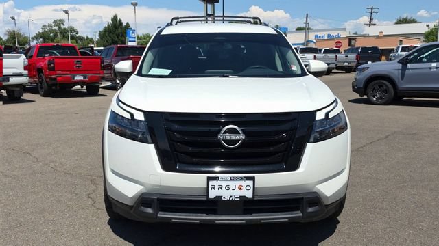 Used 2023 Nissan Pathfinder SV w/ SV Black Package AWD/4WD image 3