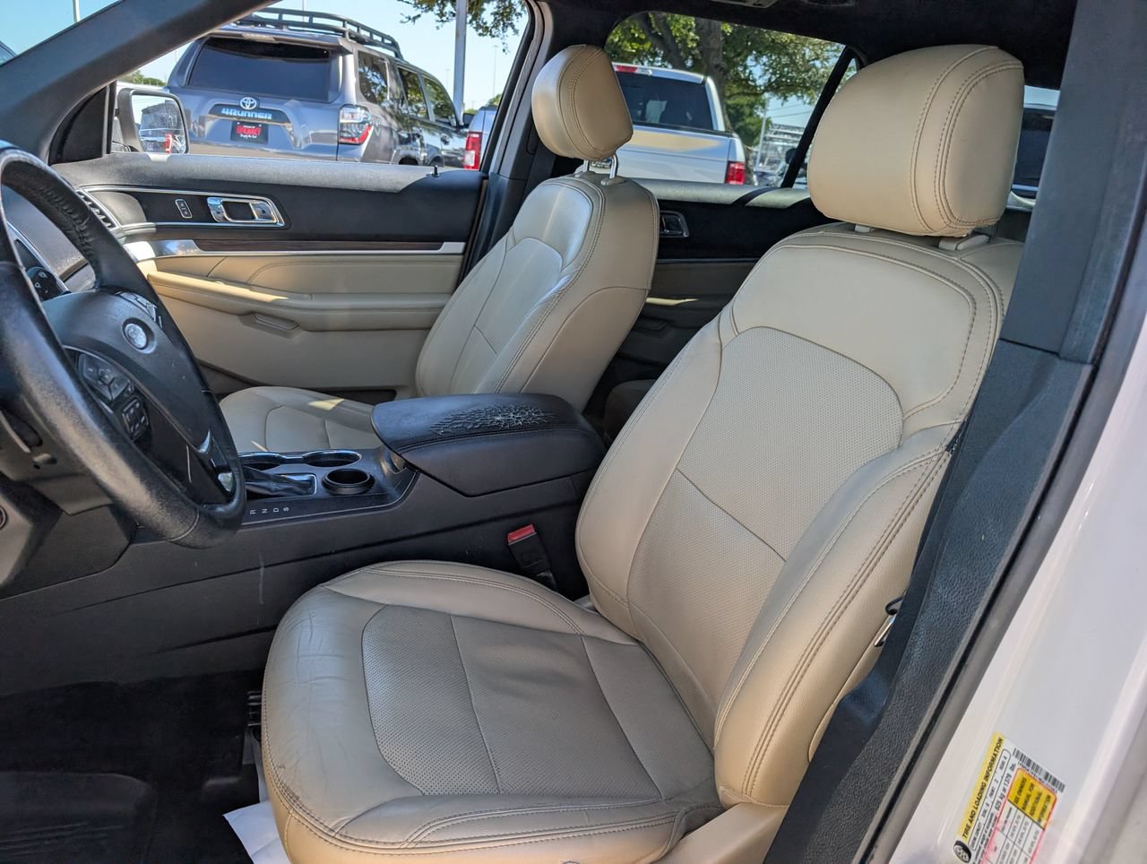 Used 2017 Ford Explorer Limited w/ Equipment Group 301A FWD image 24