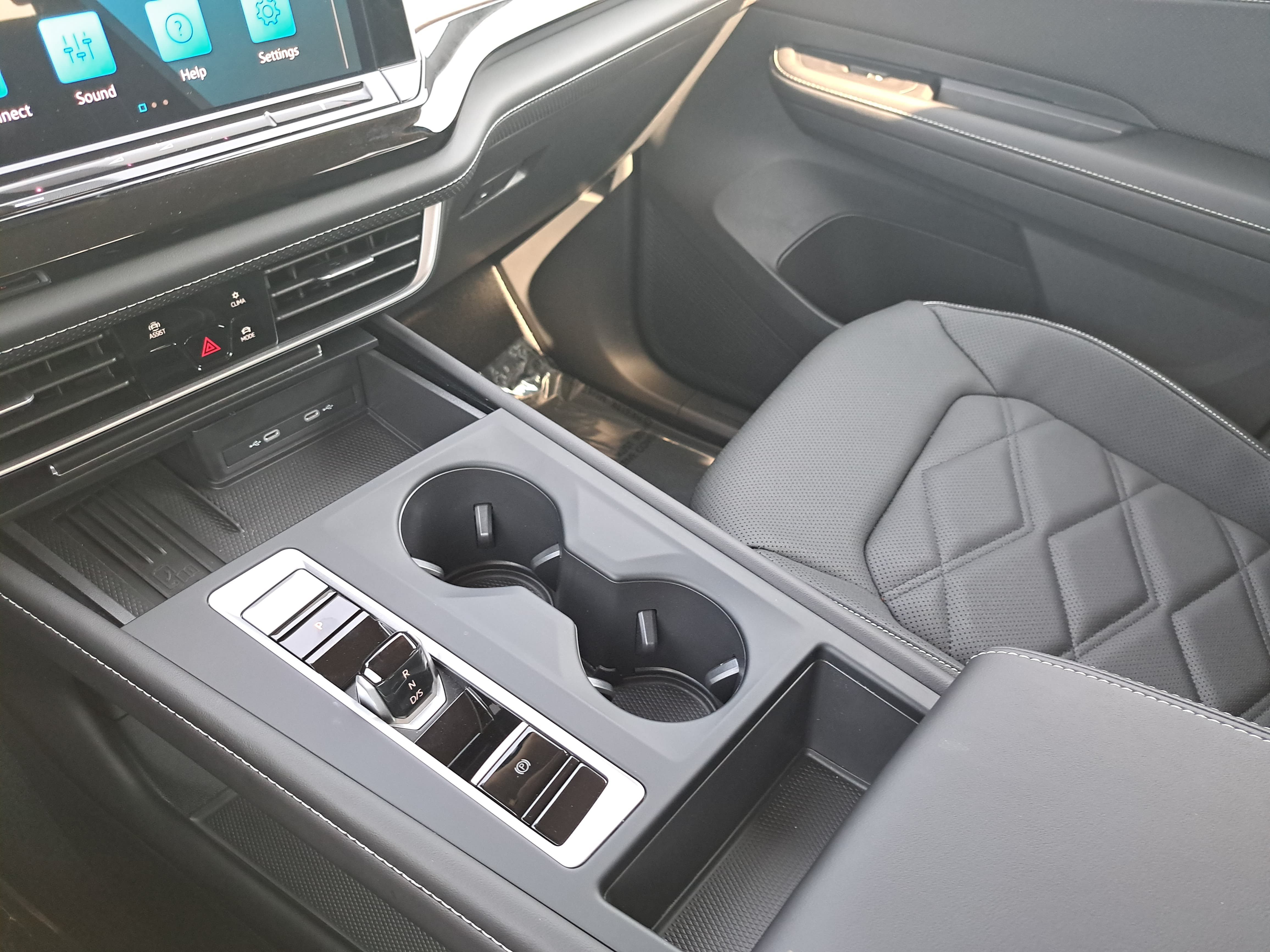 Used 2026 Volkswagen Atlas SE FWD image 24