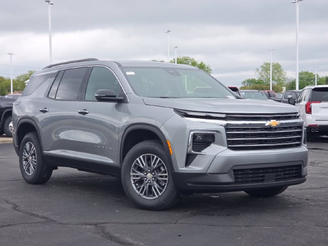 New 2026 Chevrolet Traverse LT w/ Driver Confidence Package AWD/4WD image 2