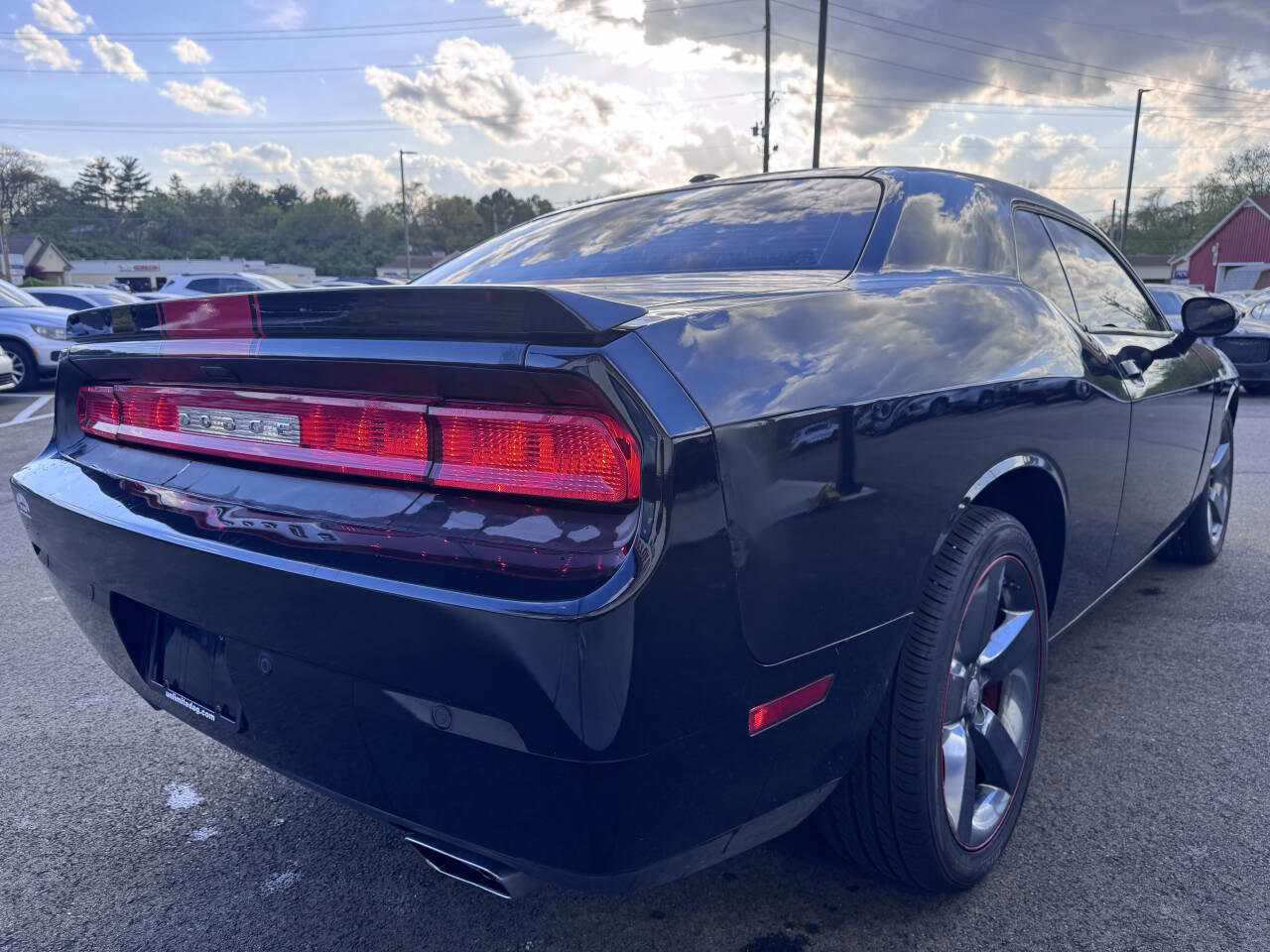 Used 2014 Dodge Challenger SXT RWD image 5