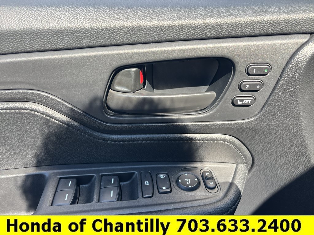 Certified 2025 Honda Odyssey EX-L image 24