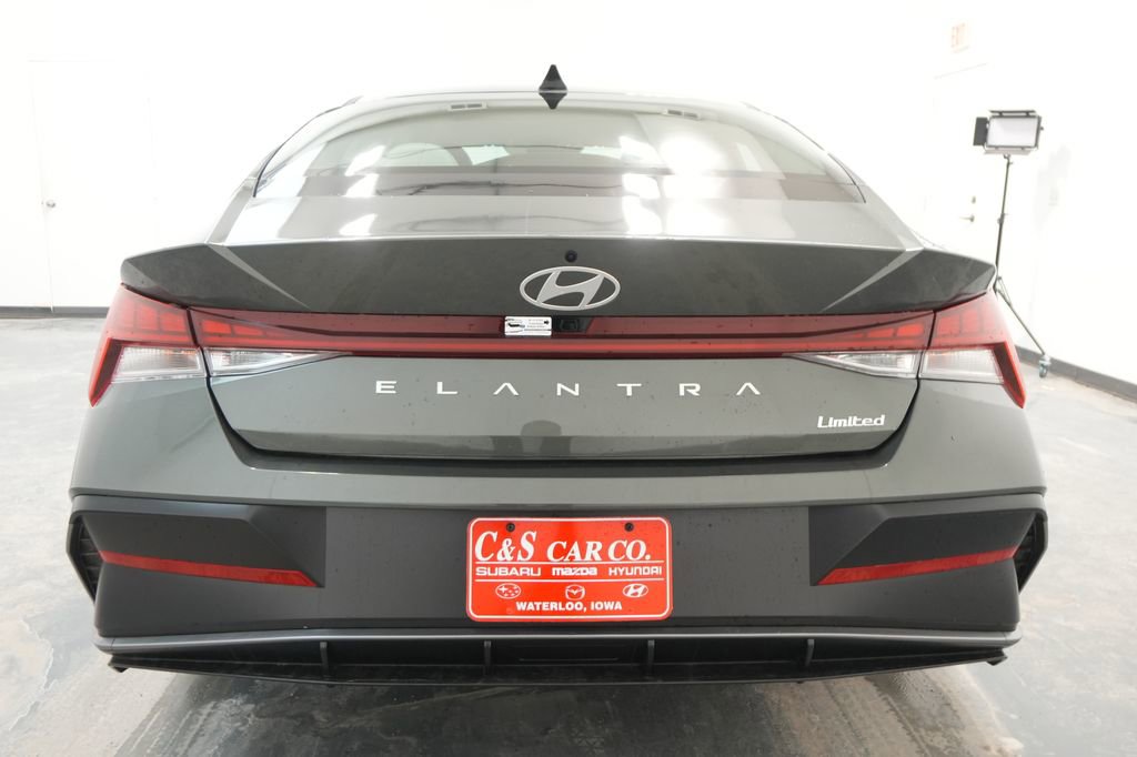 New 2026 Hyundai Elantra Limited image 7