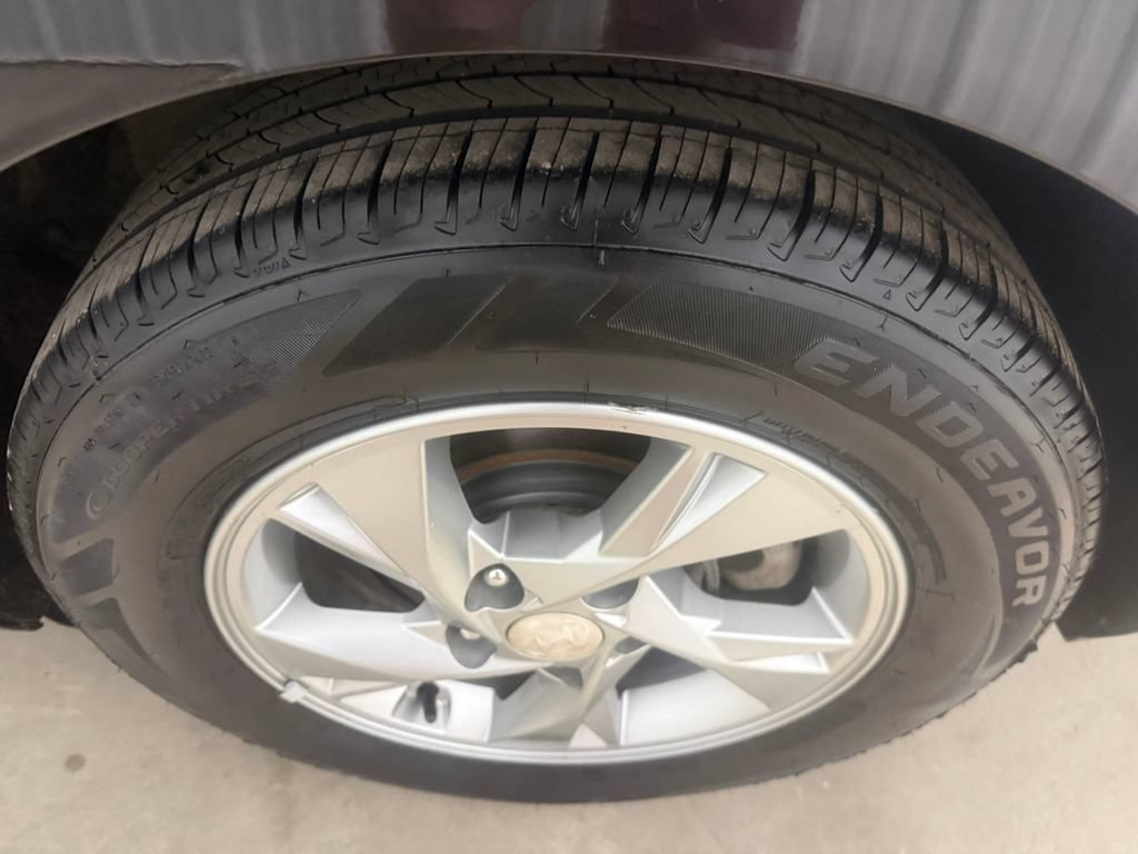 Used 2022 Hyundai Elantra SE FWD image 10