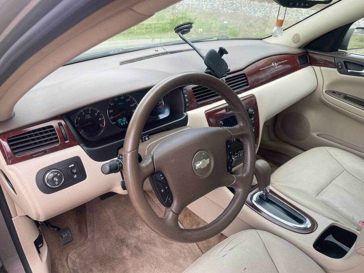 Used 2007 Chevrolet Impala LTZ image 9