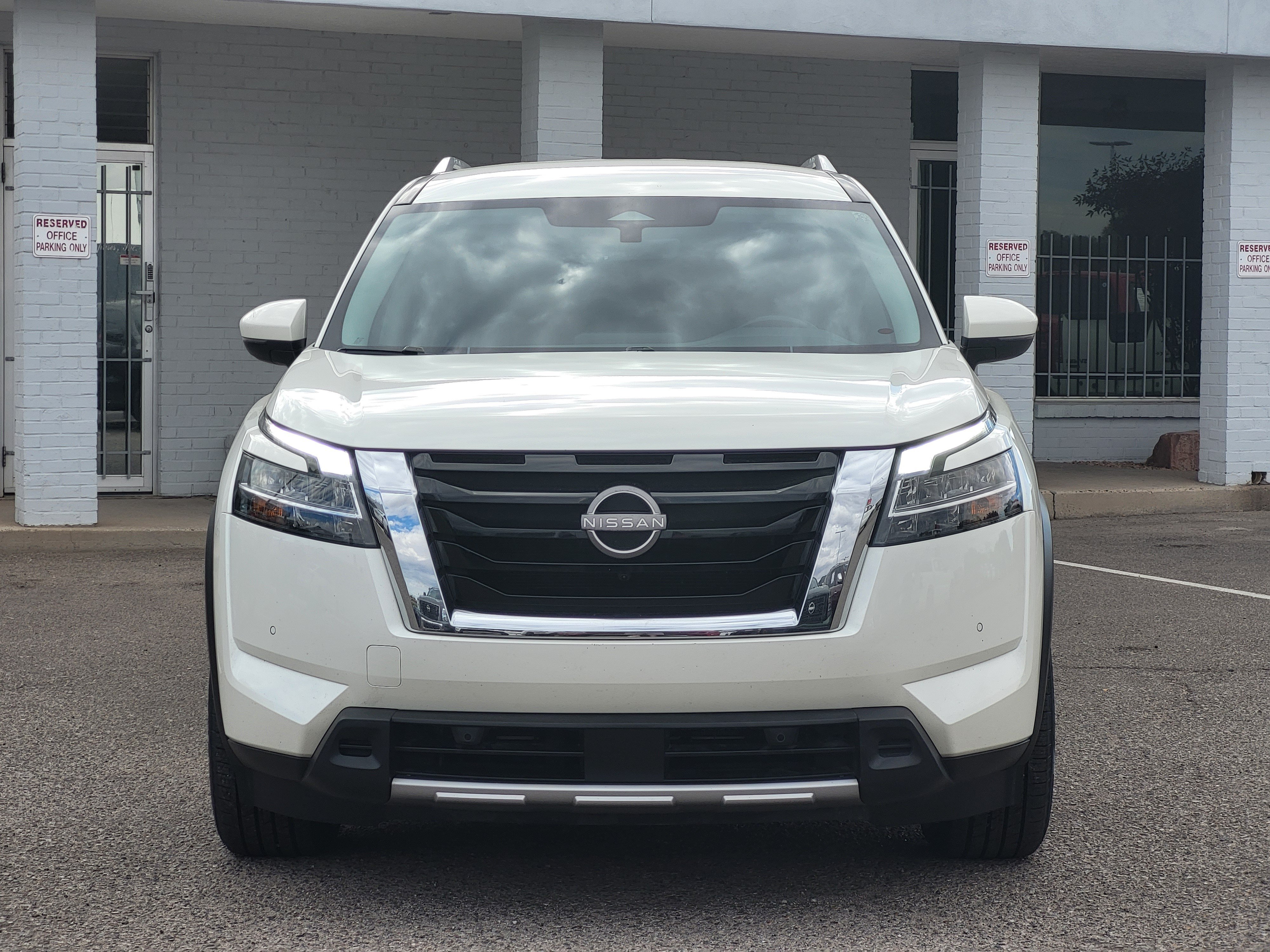 Certified 2023 Nissan Pathfinder SL AWD/4WD image 2