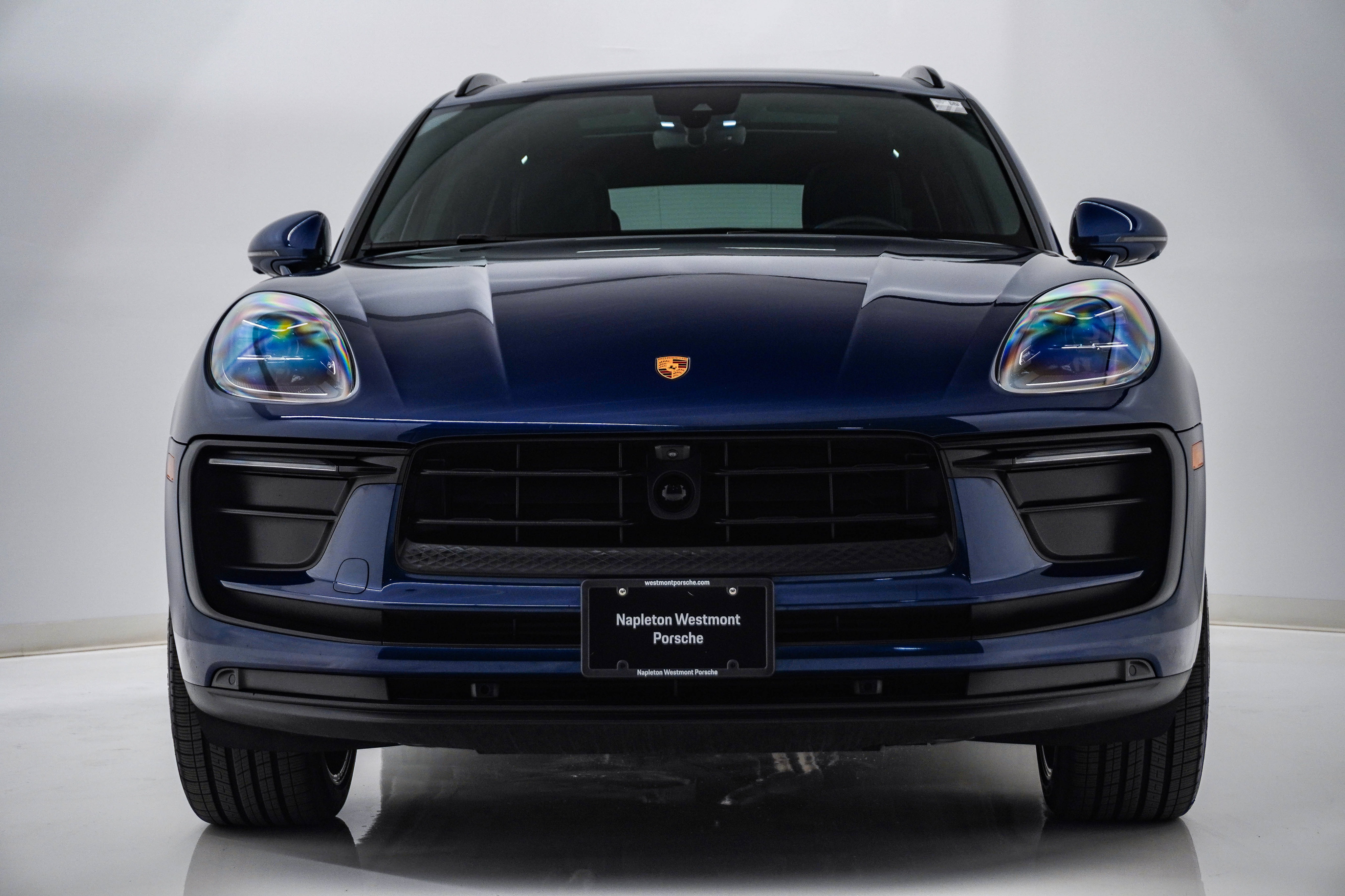 Certified 2026 Porsche Macan AWD/4WD image 6