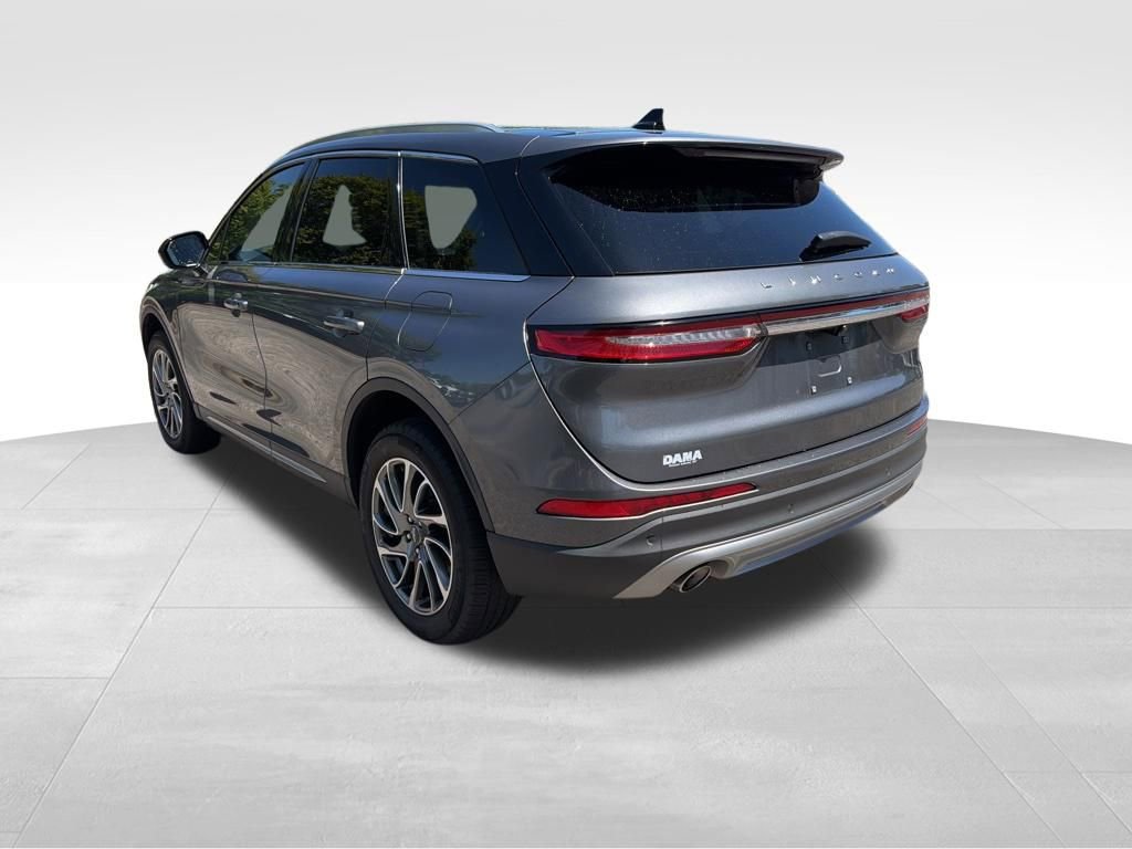 Used 2022 Lincoln Corsair AWD w/ Equipment Group 101A image 3