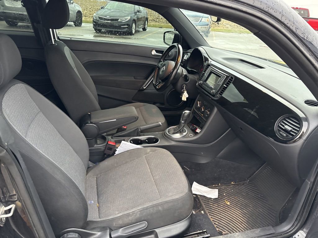 Used 2018 Volkswagen Beetle 2.0T S image 14