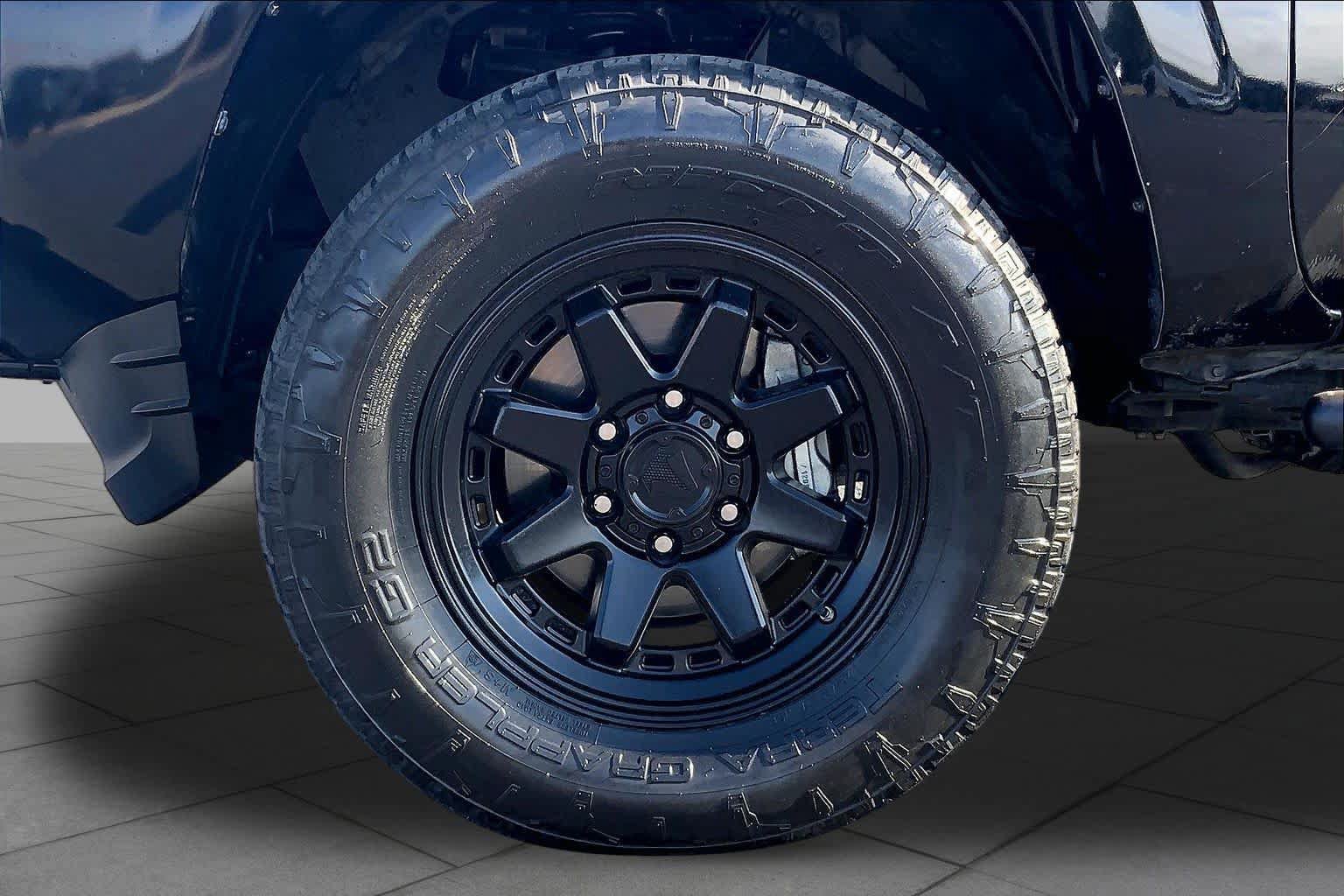 Used 2023 Toyota Tacoma SR AWD/4WD image 11