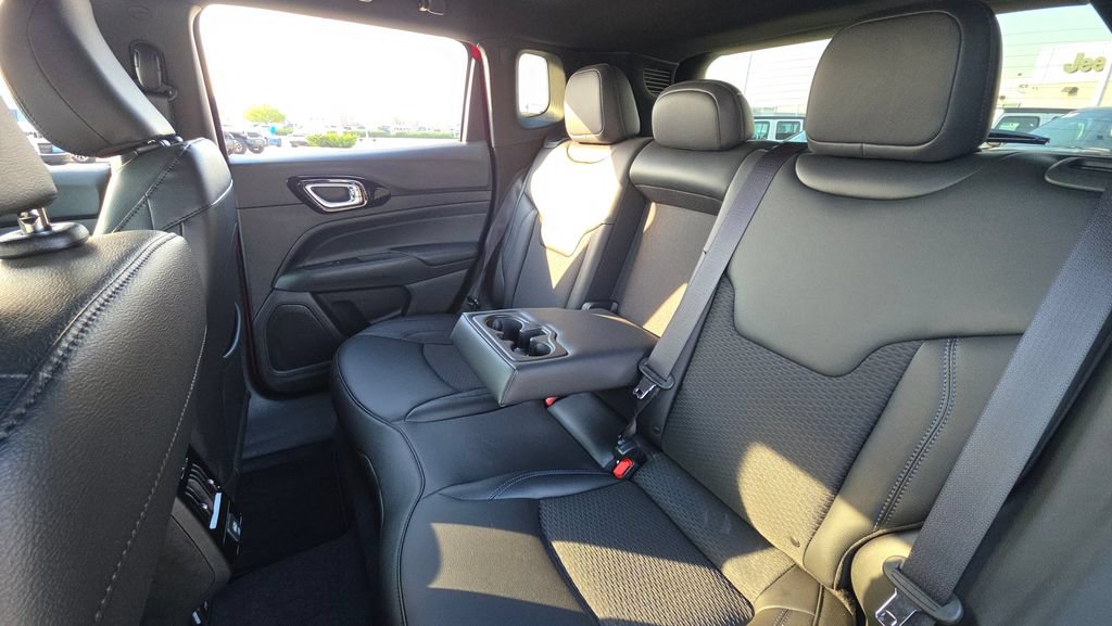 New 2026 Jeep Compass Latitude AWD/4WD image 17
