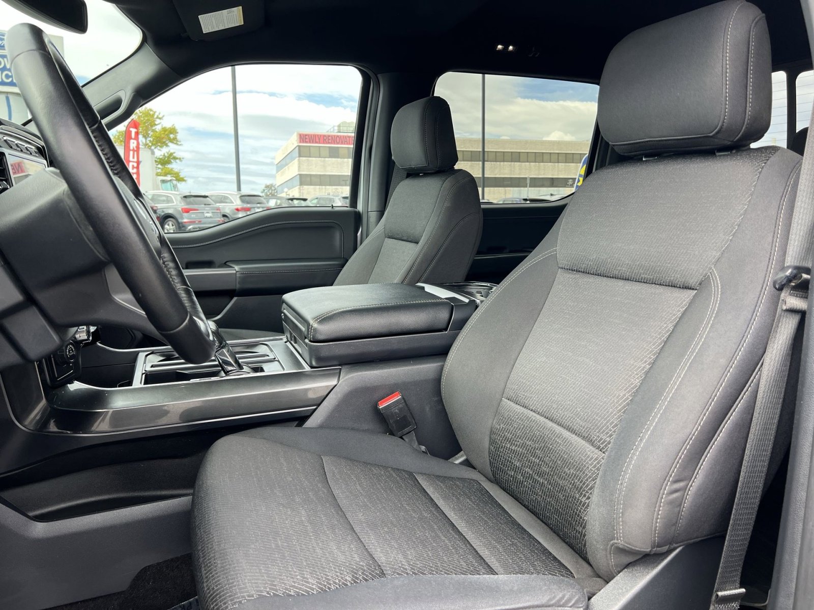 Used 2021 Ford F150 XLT w/ Equipment Group 302A High image 13