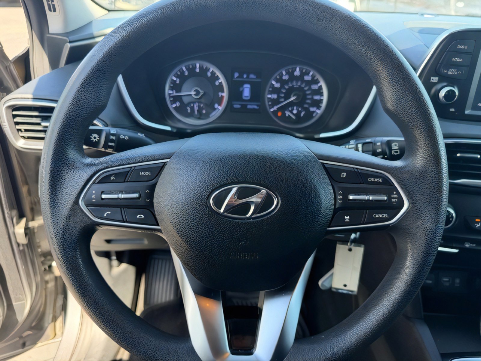 Used 2020 Hyundai Santa Fe SE image 20