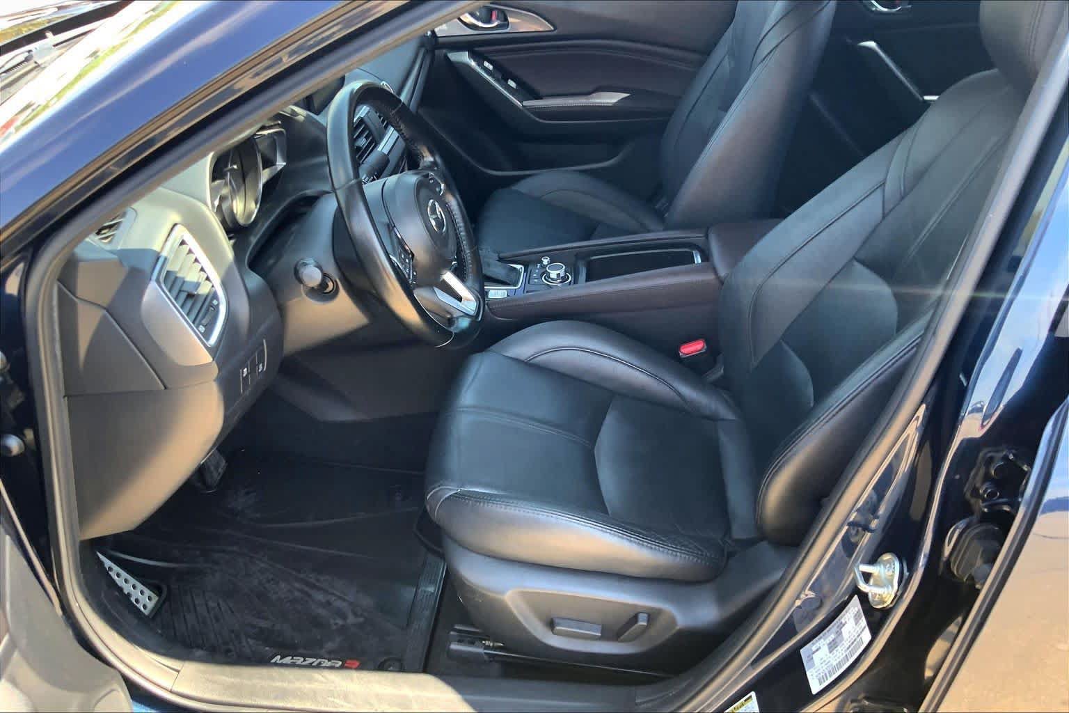 Used 2018 MAZDA MAZDA3 Grand Touring FWD image 8