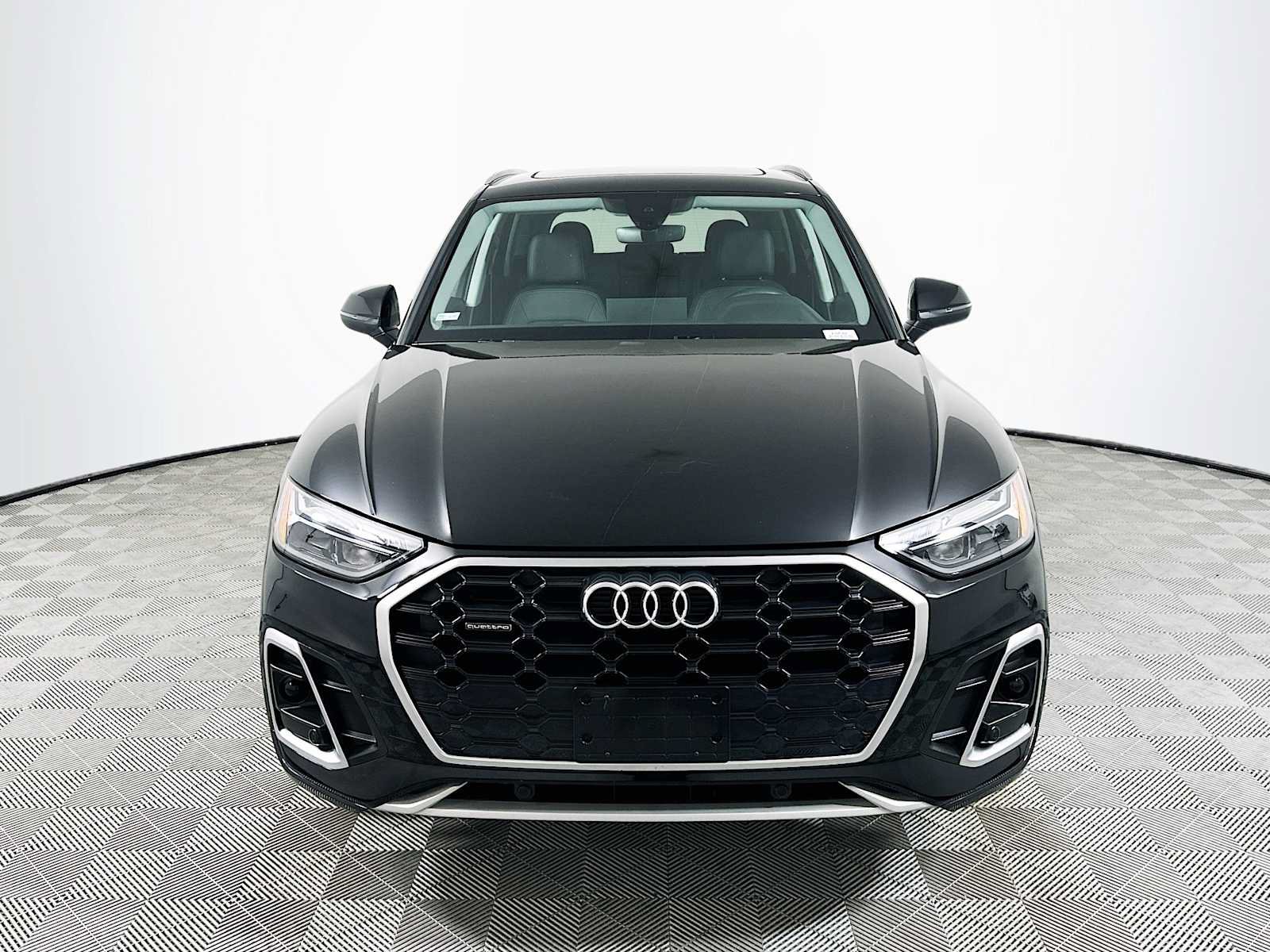 Certified 2023 Audi Q5 2.0T Premium w/ Convenience Package AWD/4WD image 2