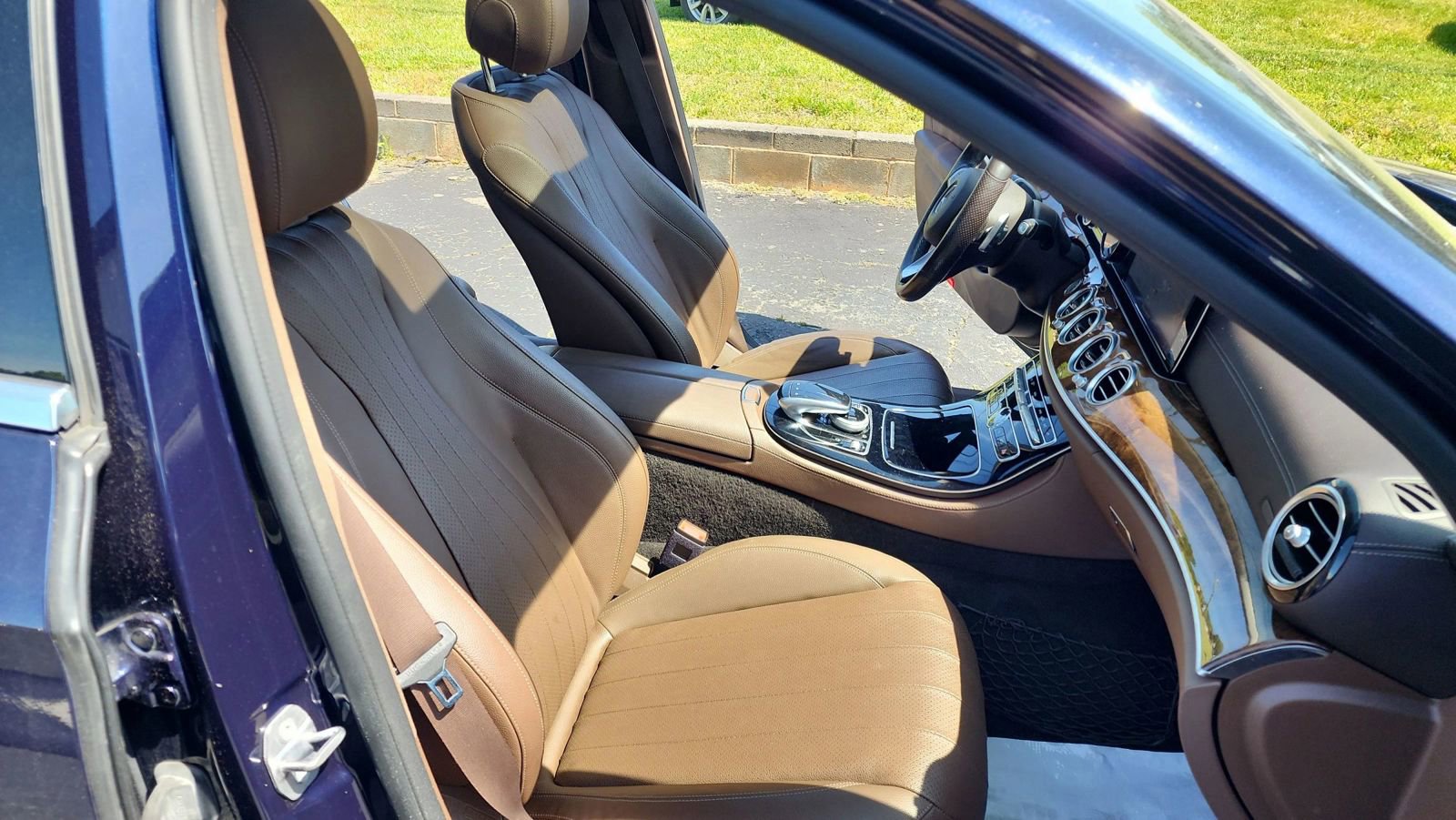 Used 2018 Mercedes-Benz E 300 E 300 4MATIC Sedan 4D image 17