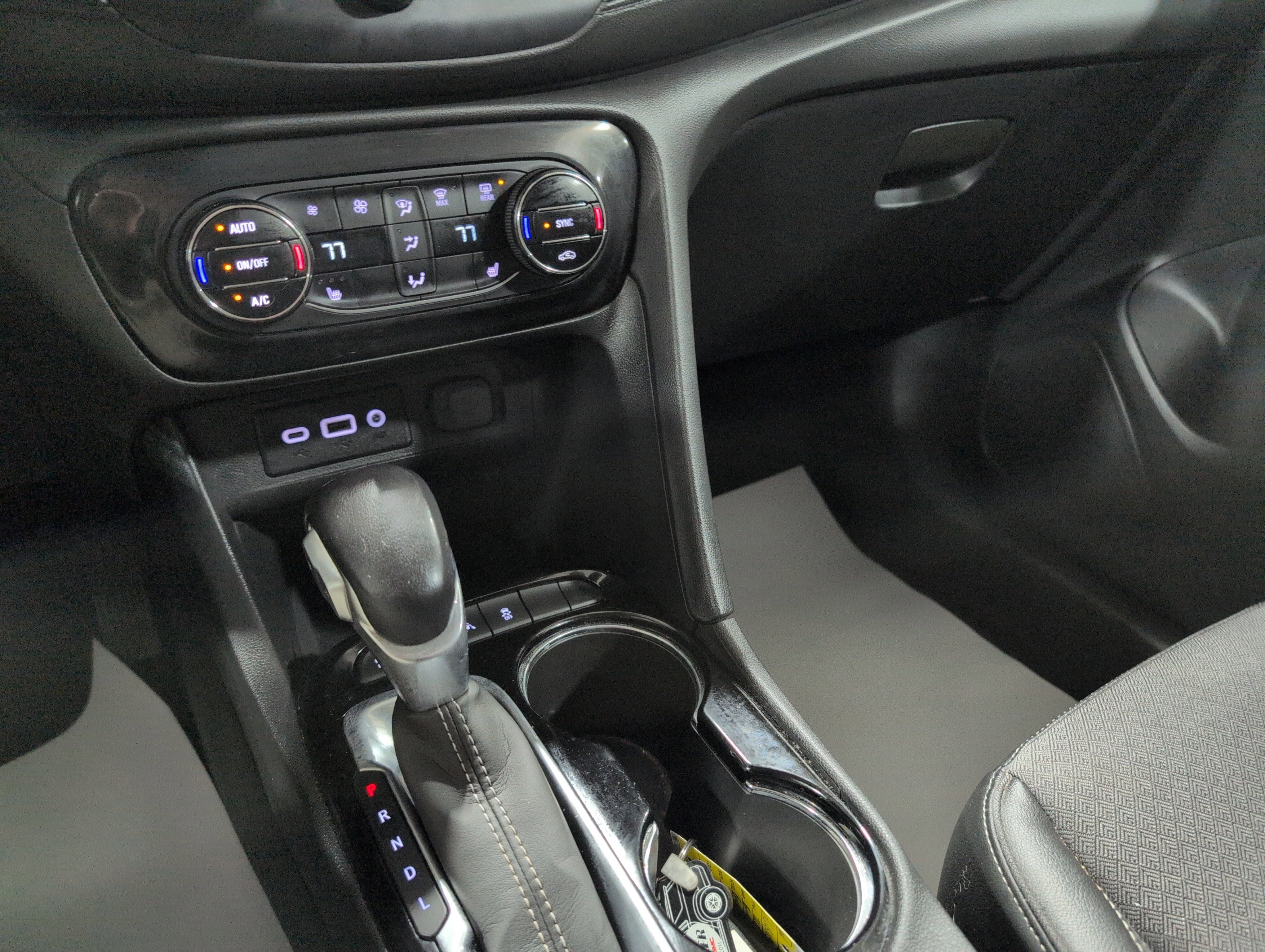 Used 2021 Buick Encore GX Select image 15