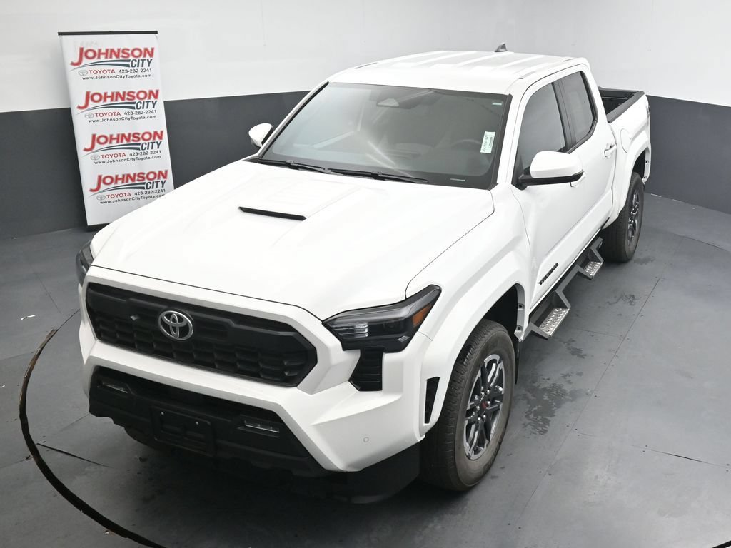 Used 2024 Toyota Tacoma TRD Sport w/ TRD Sport Upgrade Package AWD/4WD image 27