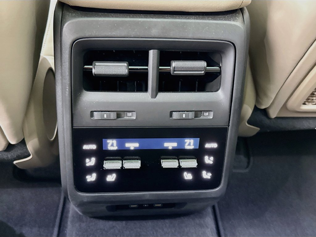 Certified 2025 Porsche Macan Electric RWD image 26