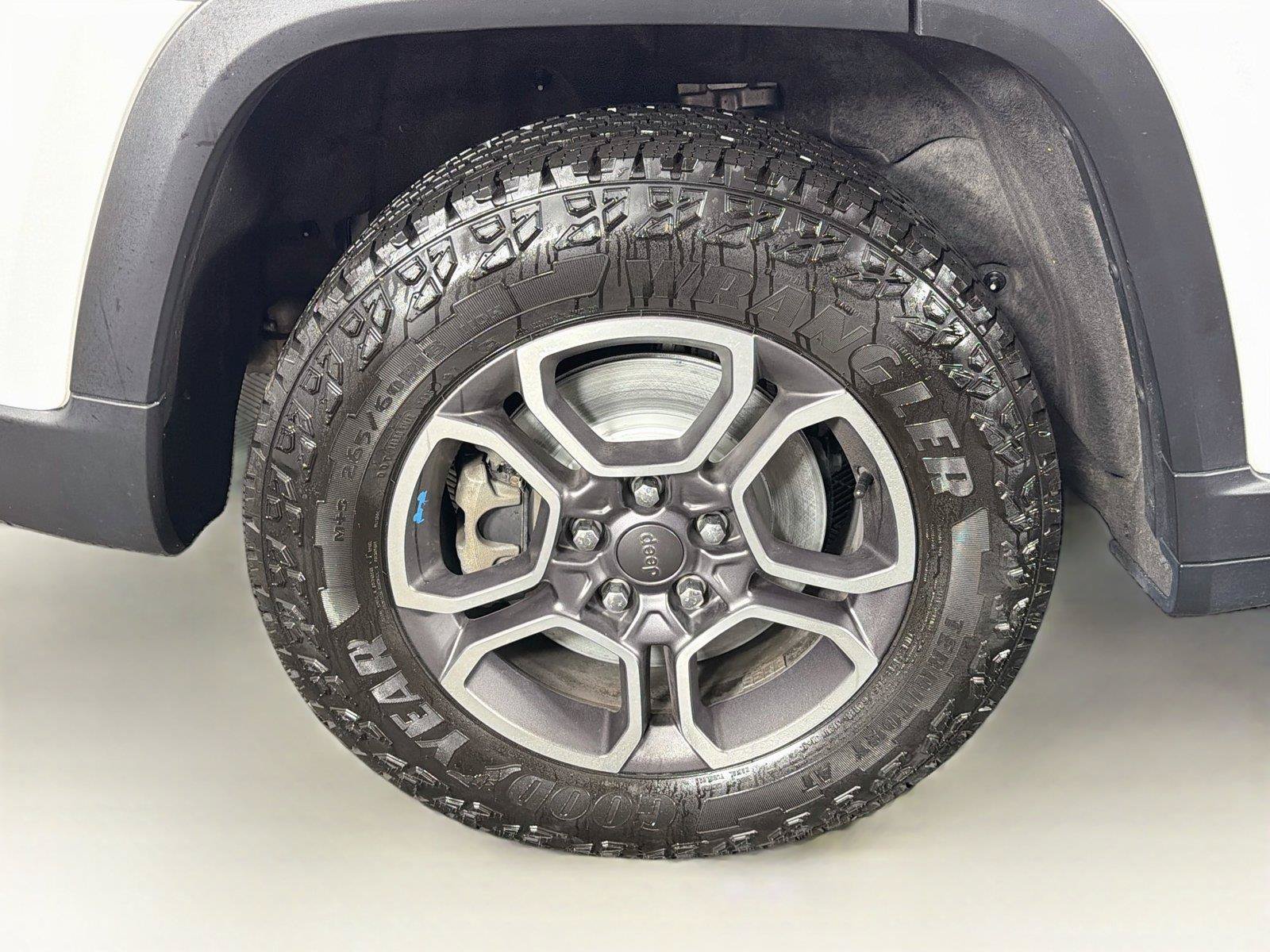 Used 2023 Jeep Grand Cherokee Trailhawk 4xe AWD/4WD image 35