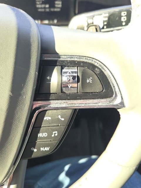 Used 2020 Lincoln Navigator Reserve w/ Luxury Package image 48