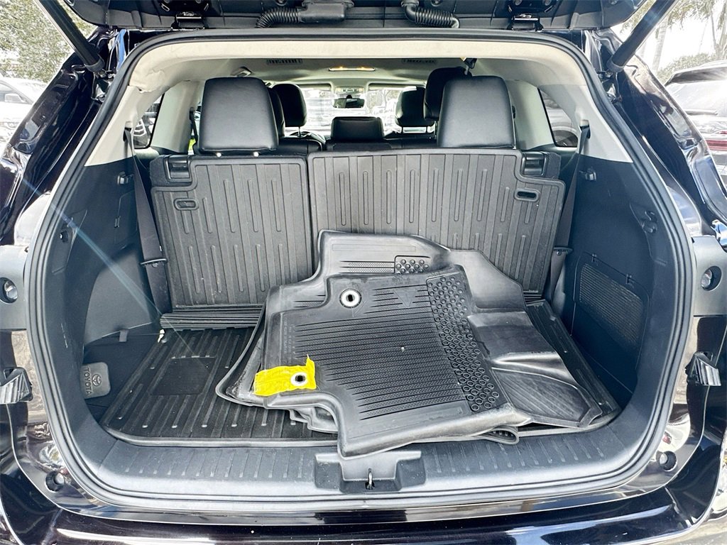 Used 2022 Toyota Highlander XLE image 26